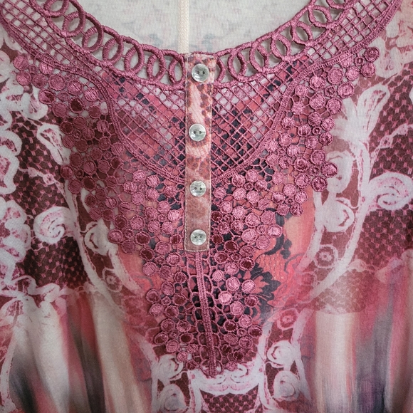 One World Top - Picture 2 of 5